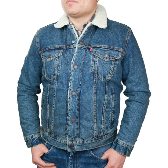 Levi's: Alcalas Western Wear 

<div>The classic Levi’s® Trucker Jacket is  made cold-weather-proof with warm sherpa insulation and a soft quilted  lining in the sleeves.<span style=